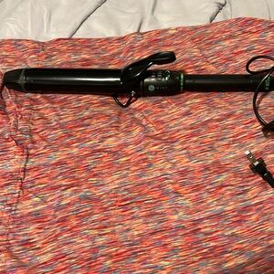 Mint large barrel curling iron never used